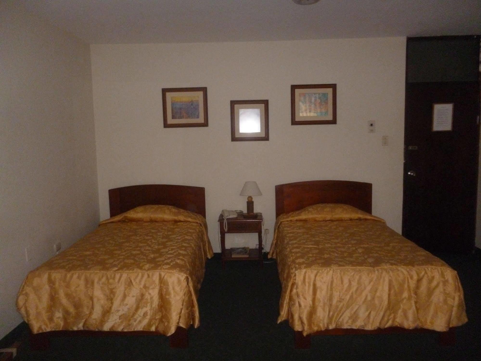 Hotel Las Mercedes Trujillo Exterior photo